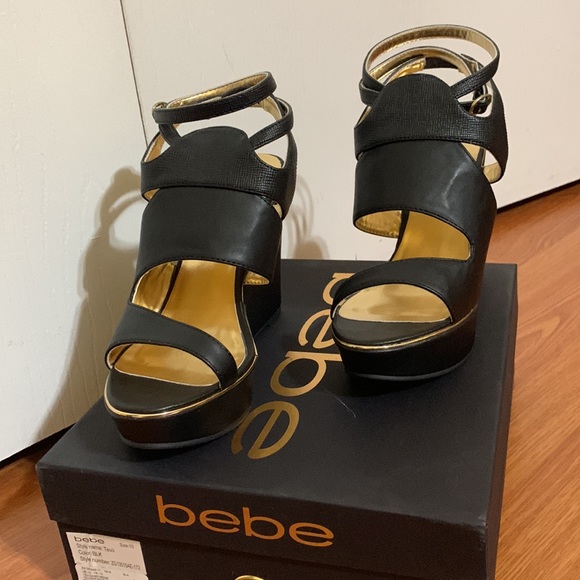 Bebe Tevii wedge - Picture 3 of 6